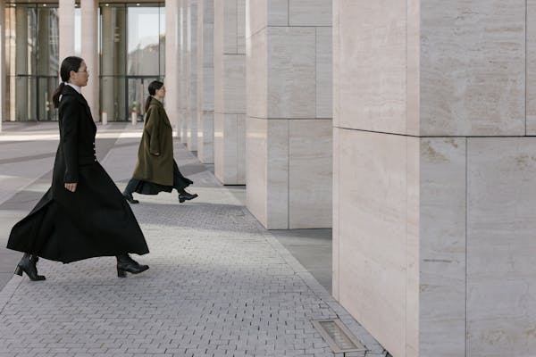 Budget Fashion Shopping Guide: Look Like a Fashion Icon for Less!